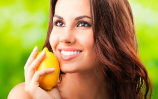 Использование лимона для избавление от прыщиков и пятен на лице