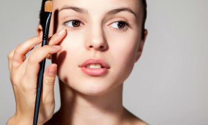 Как скрыть прыщи на лице с помощью макияжа: самые простые способы
